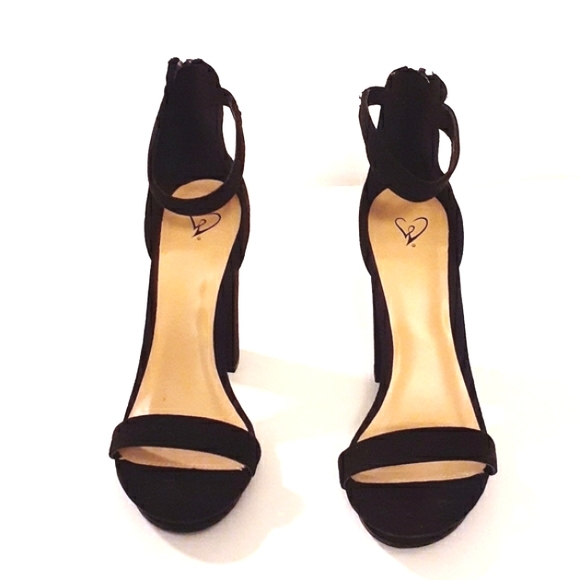 Windsor Pace Suede Essential Heels - Picture 4 of 6